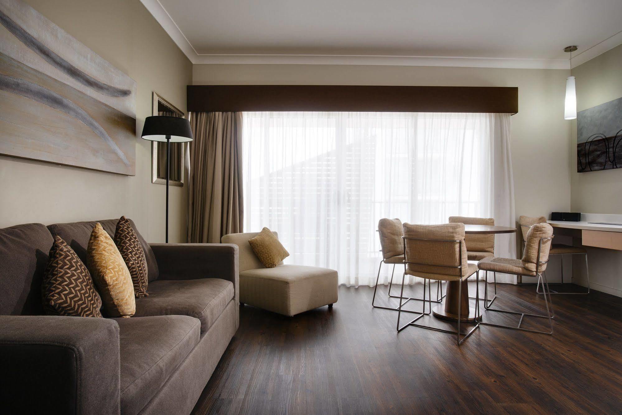 Grand Hotel And Apartments Таунсвилл Экстерьер фото
